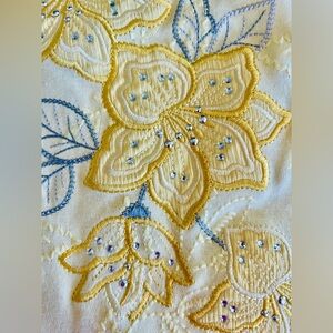 Alfred Dunner Women 1X Yellow Embroidered Floral Beaded Top 3/4 Sleeve F22602